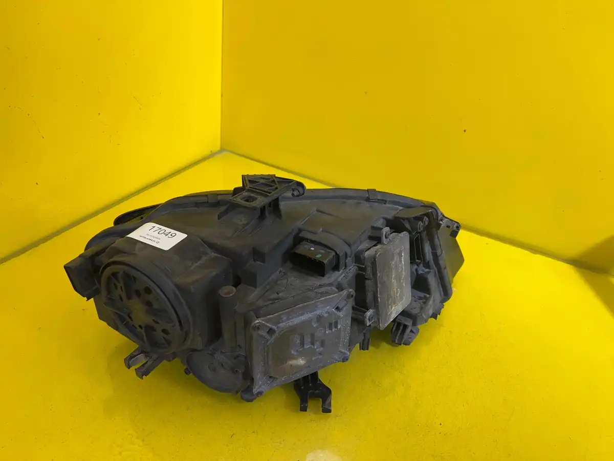 Far Audi A4 B8 Bixenon