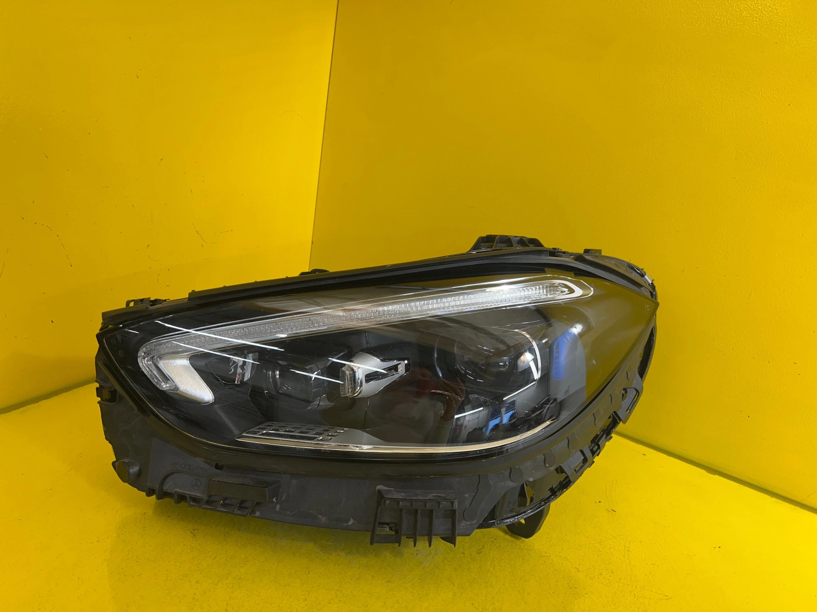 Far stânga Full LED OEM 17717