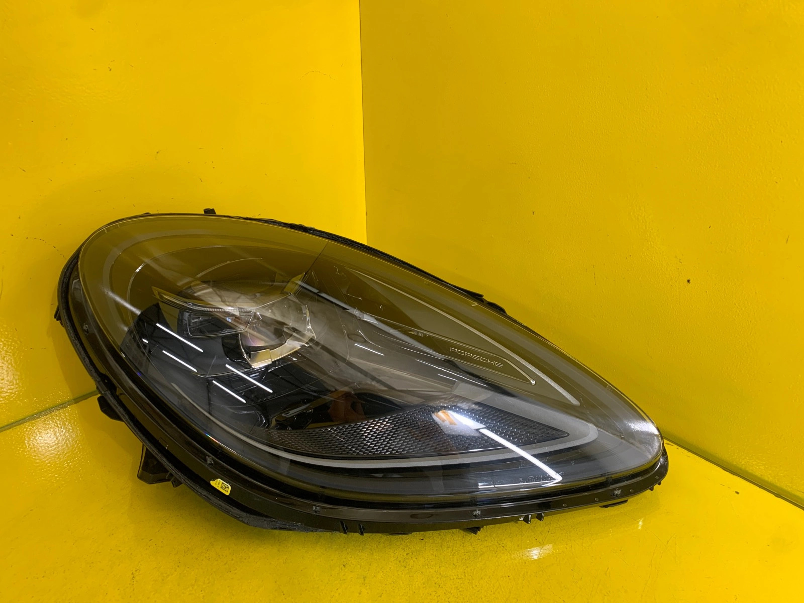 Far dreapta Full LED Facelift OEM 17660