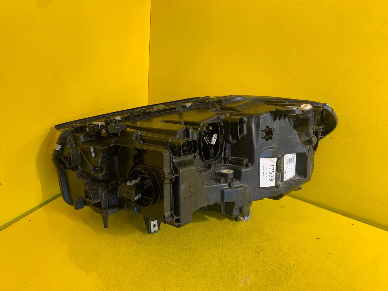 Far dreapta Full LED BMW X3 G01 OEM 8739654-09 - Image 4