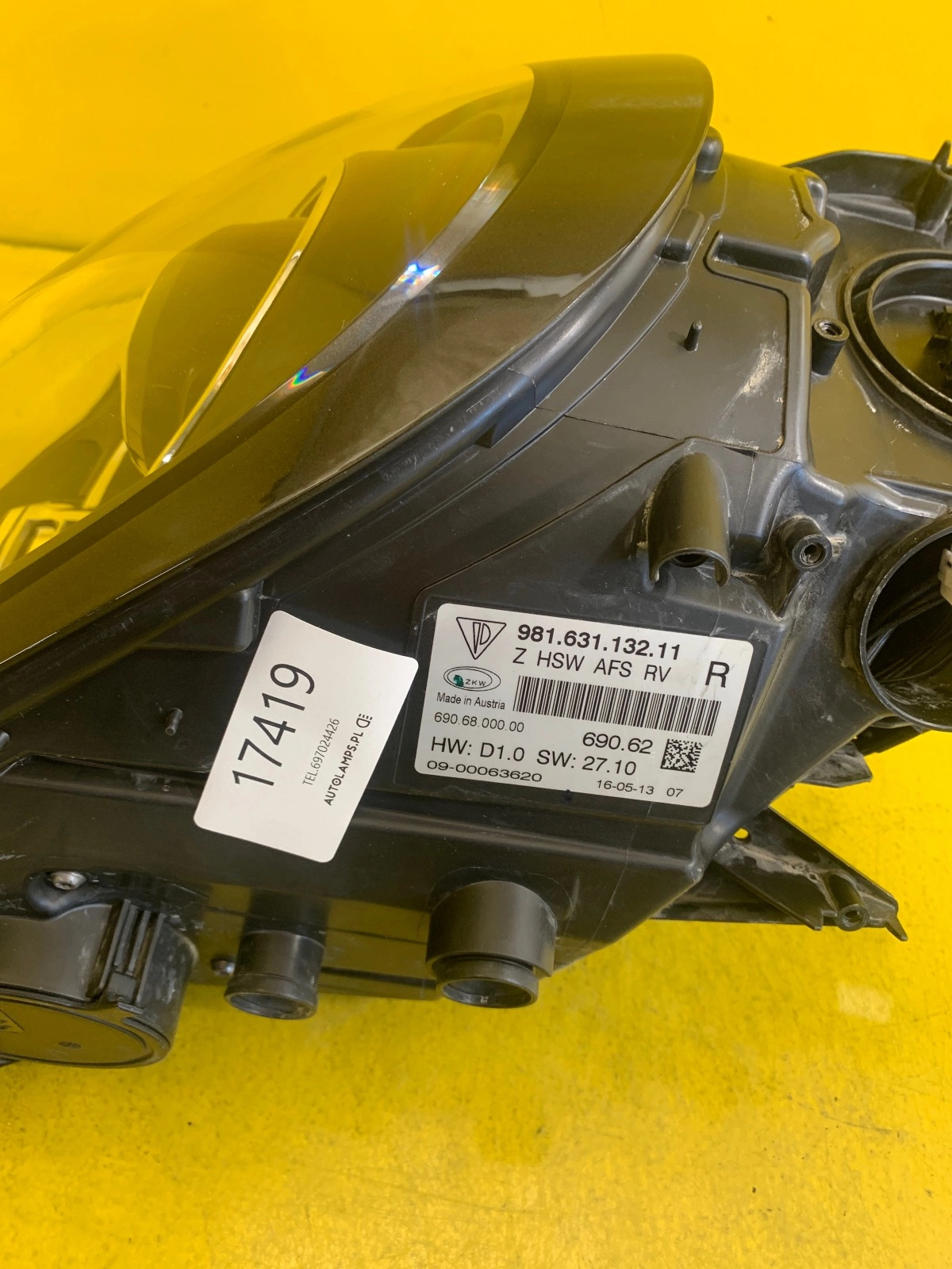 Far Dreapta Porsche Boxster Cayman Xenon - Image 2