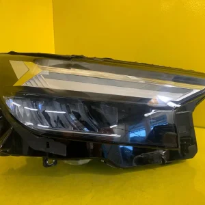 Far Dreapta Audi Q4 E-Tron Full LED