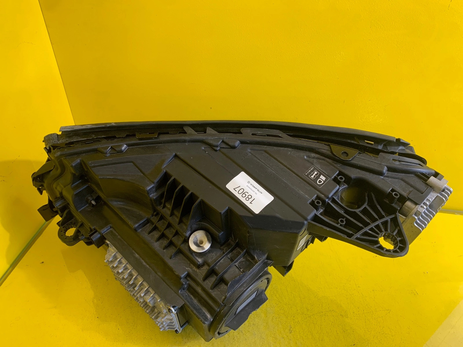 Far dreapta Full LED OEM 18907 - Image 2