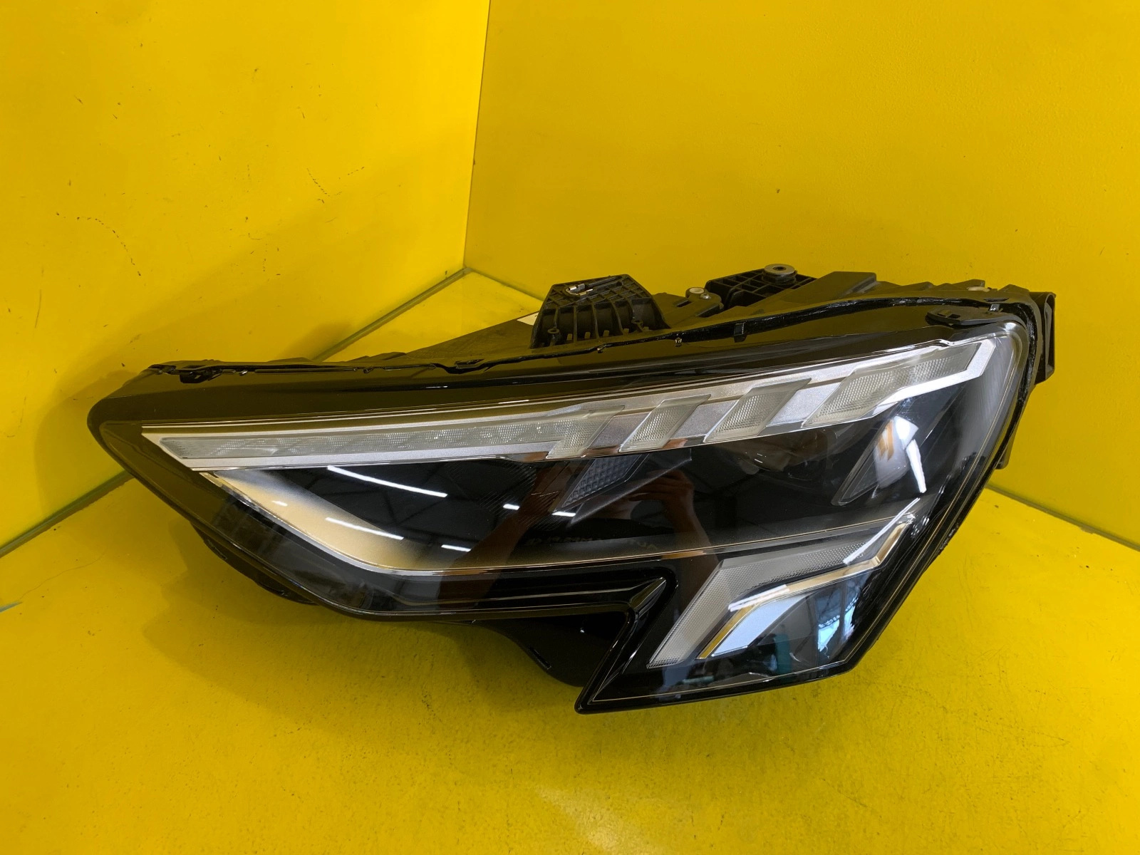 Far stânga Full LED OEM 18881