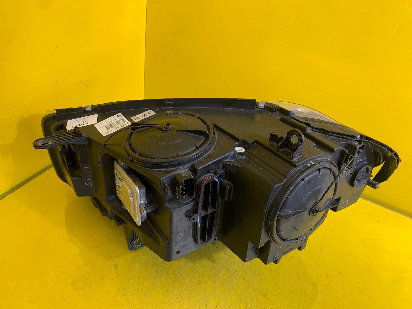 Far dreapta Bi-Xenon BMW X5 F15 2013-2018 OEM 19081 - Image 3