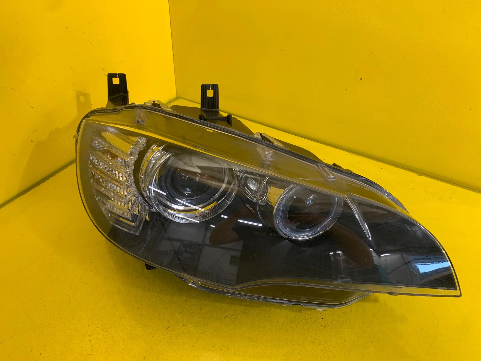 Far dreapta Xenon BMW X6 E71 OEM 7271358-10