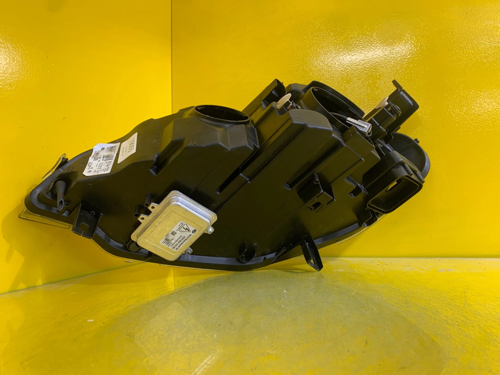 Far dreapta Xenon BMW X6 E71 OEM 7271358-10 - Image 4