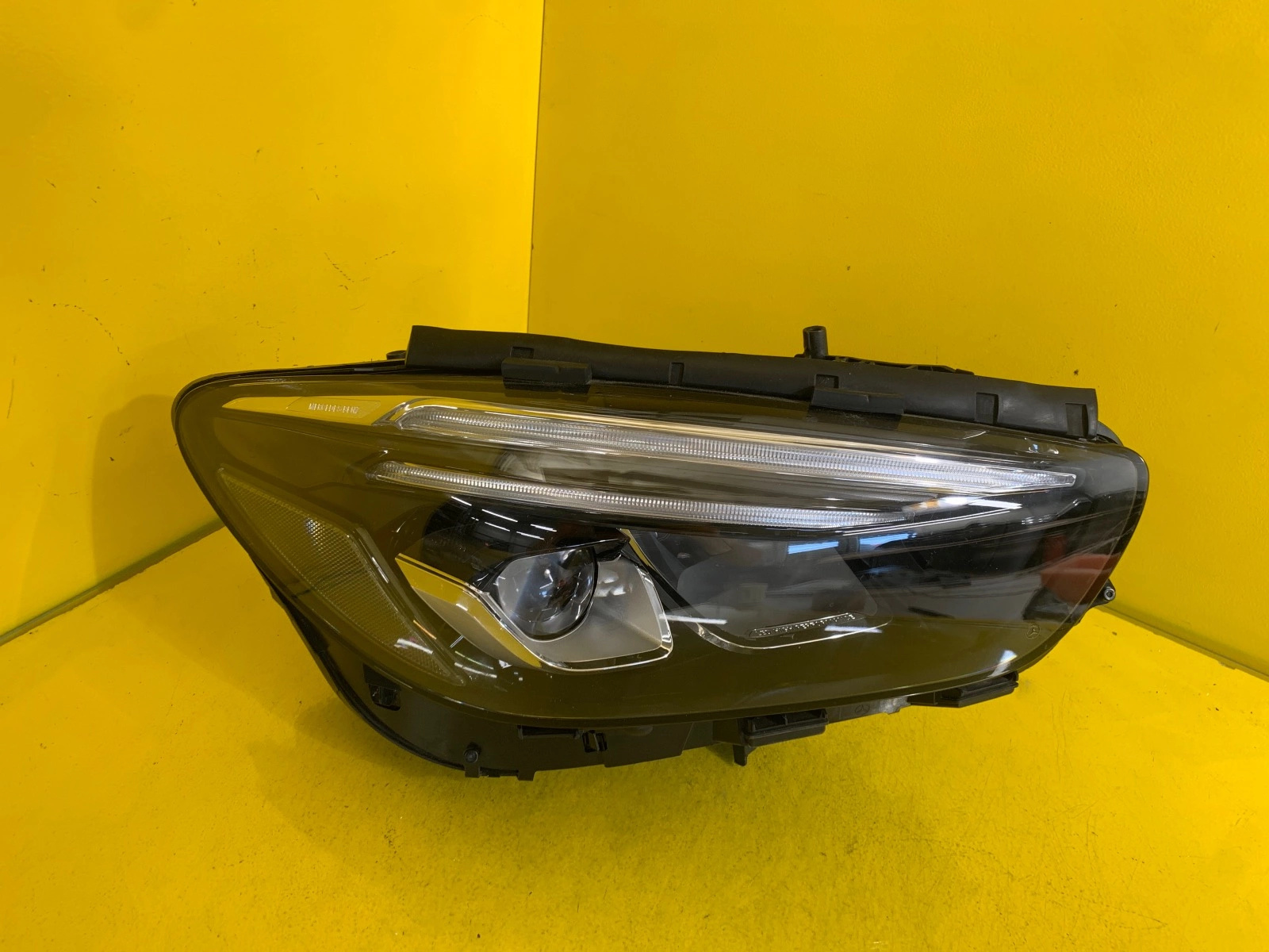 Far dreapta Full LED OEM 19097