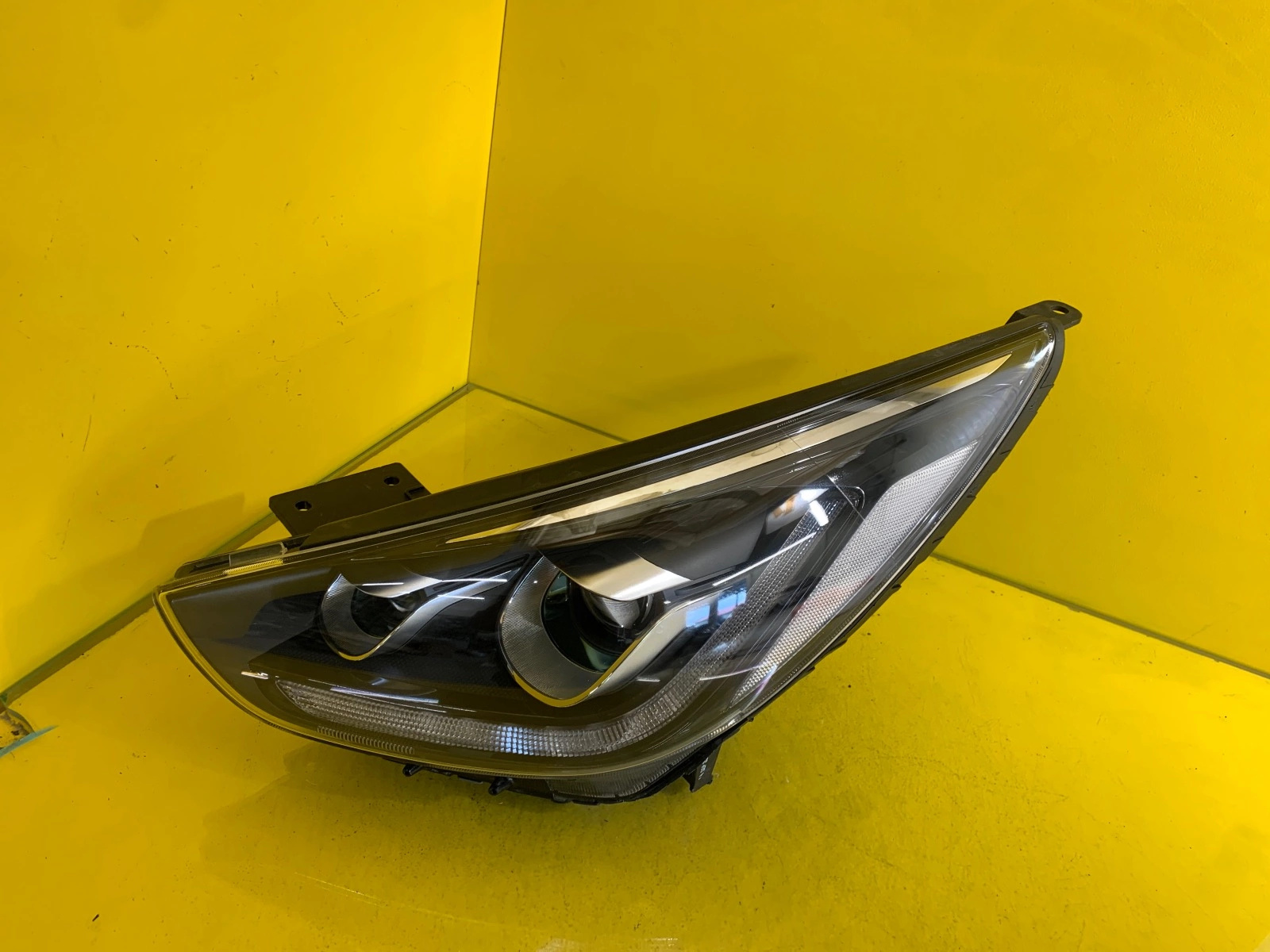 Far stânga Full LED 2016-2021 OEM 19181