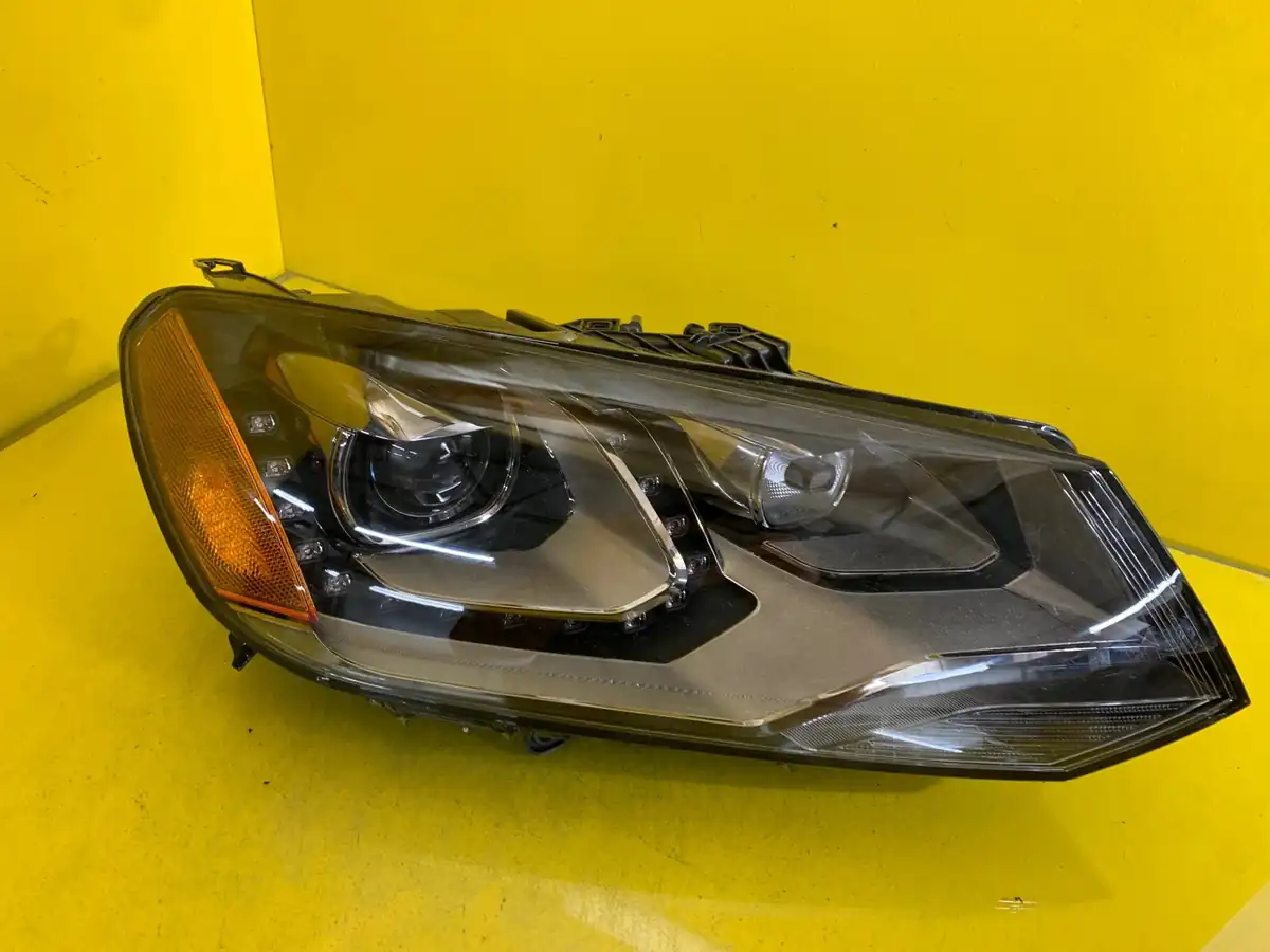 Far Dreapta Bi-Xenon Vw TOUAREG