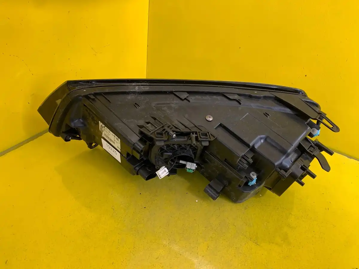 Far Dreapta Bi-Xenon Vw TOUAREG