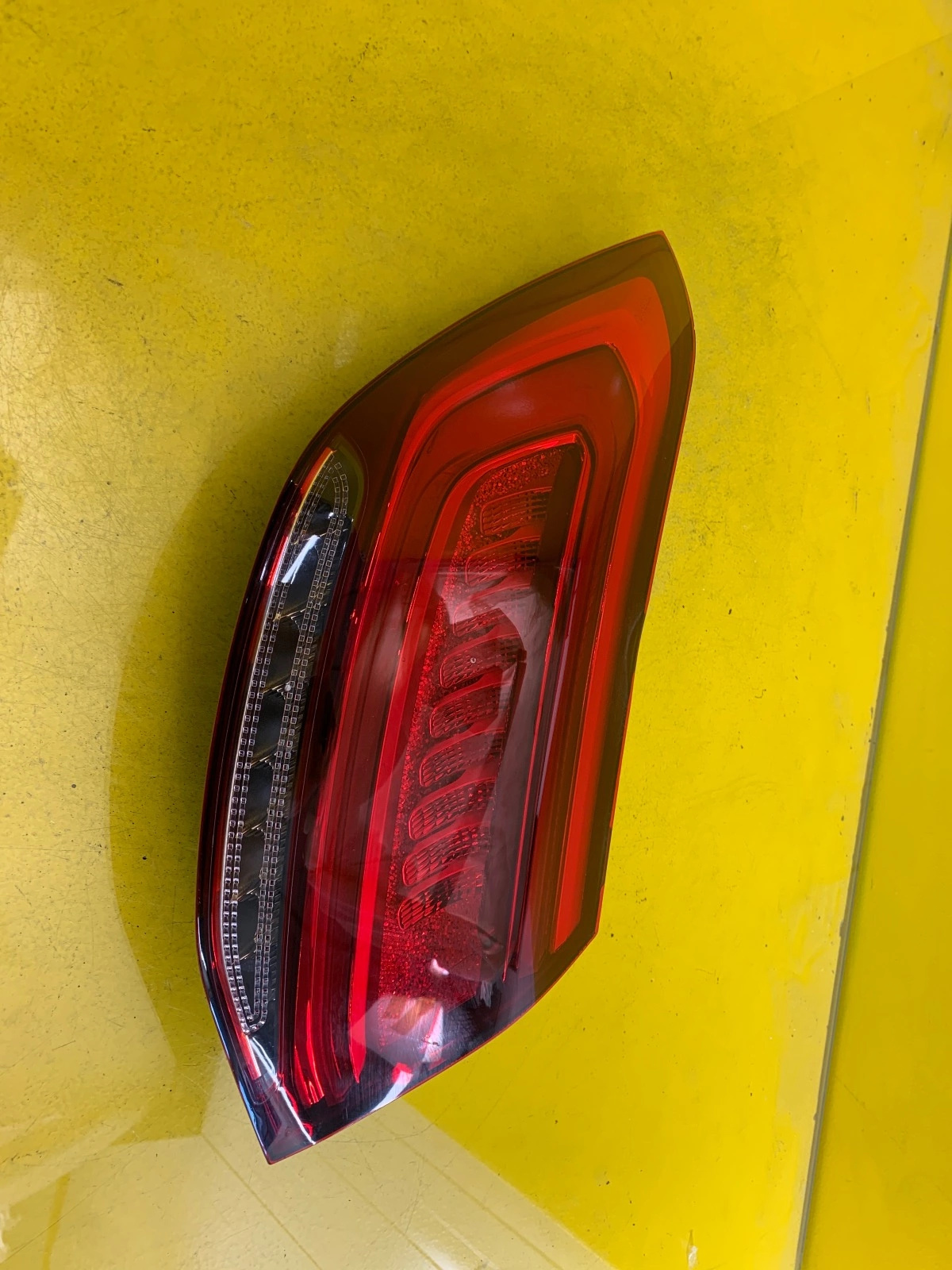 Lampă spate stânga LED OEM 19268