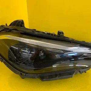 Far Dreapta Mercedes Cle Coupe 236 W236 LED