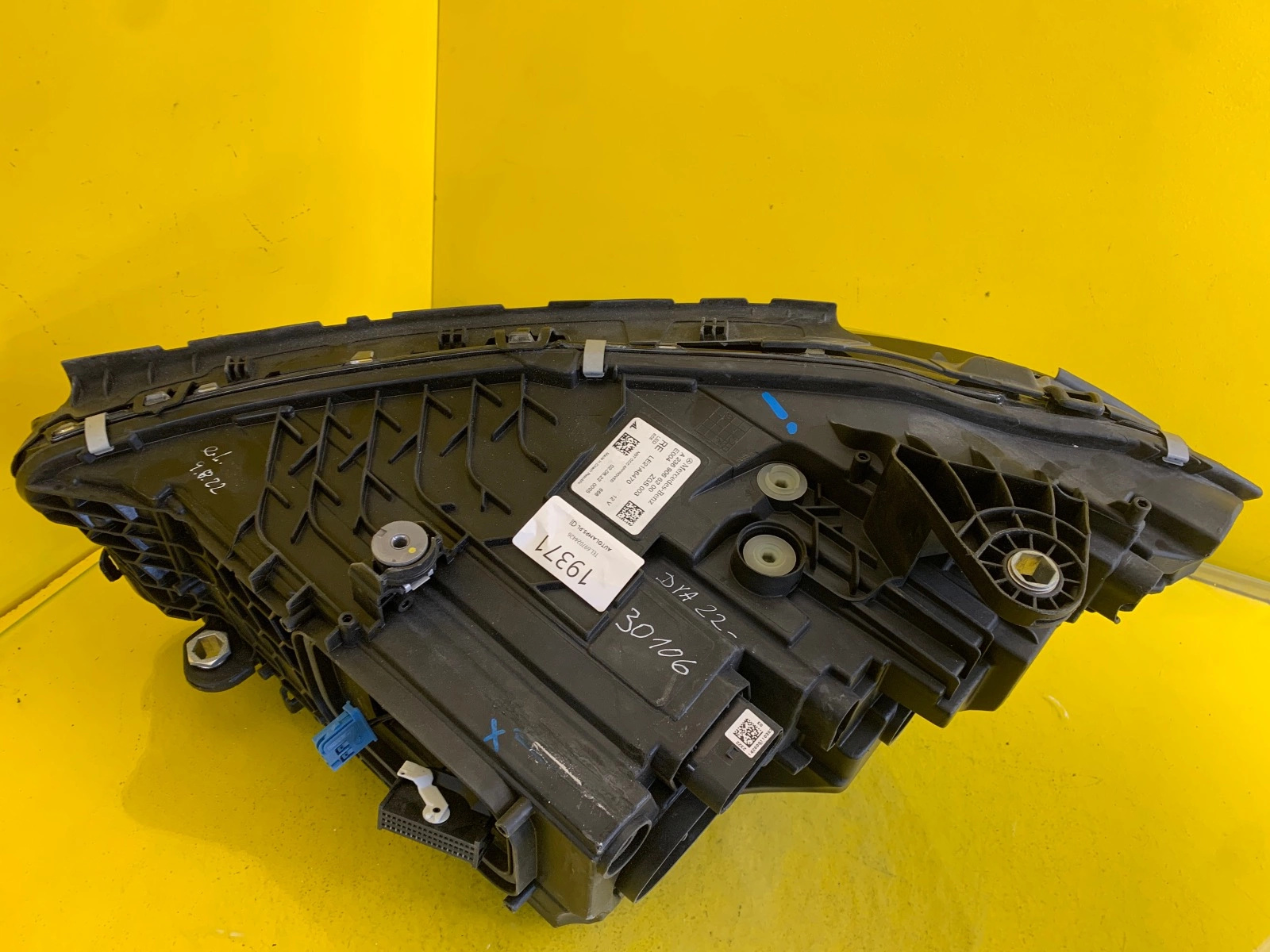 Far dreapta LED Coupé OEM 19371 - Image 3