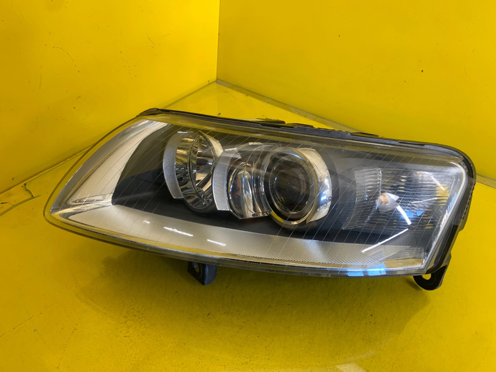 Far Bi-Xenon Audi A6 C6 4F0
