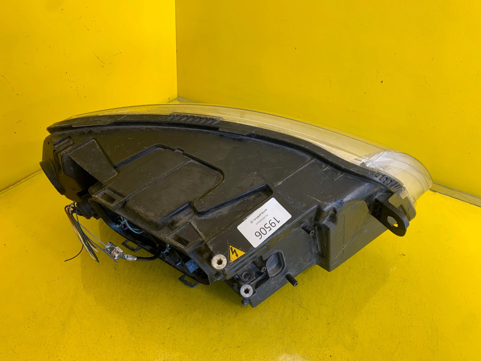 Far Bi-Xenon Audi A6 C6 4F0 - Image 2