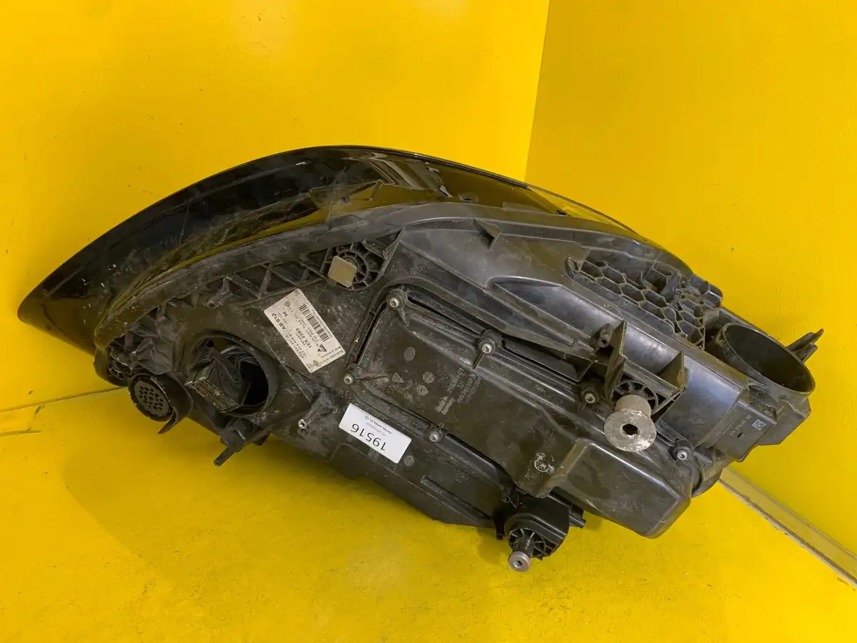 Far Porsche Cayenne 9Y0 Full LED