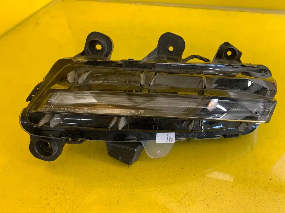 Far Dreapta LED Peugeot 3008