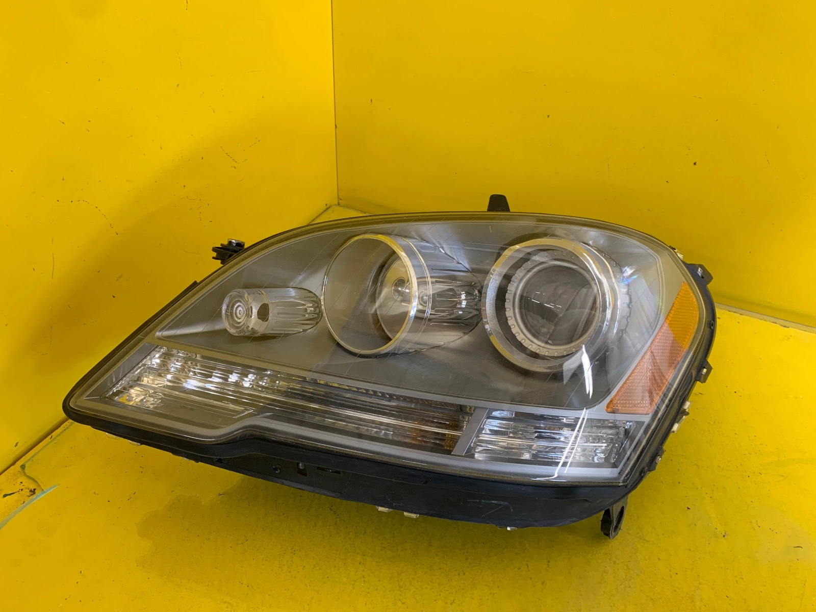 Far stânga Bi-Xenon 2005-2008 OEM 19781