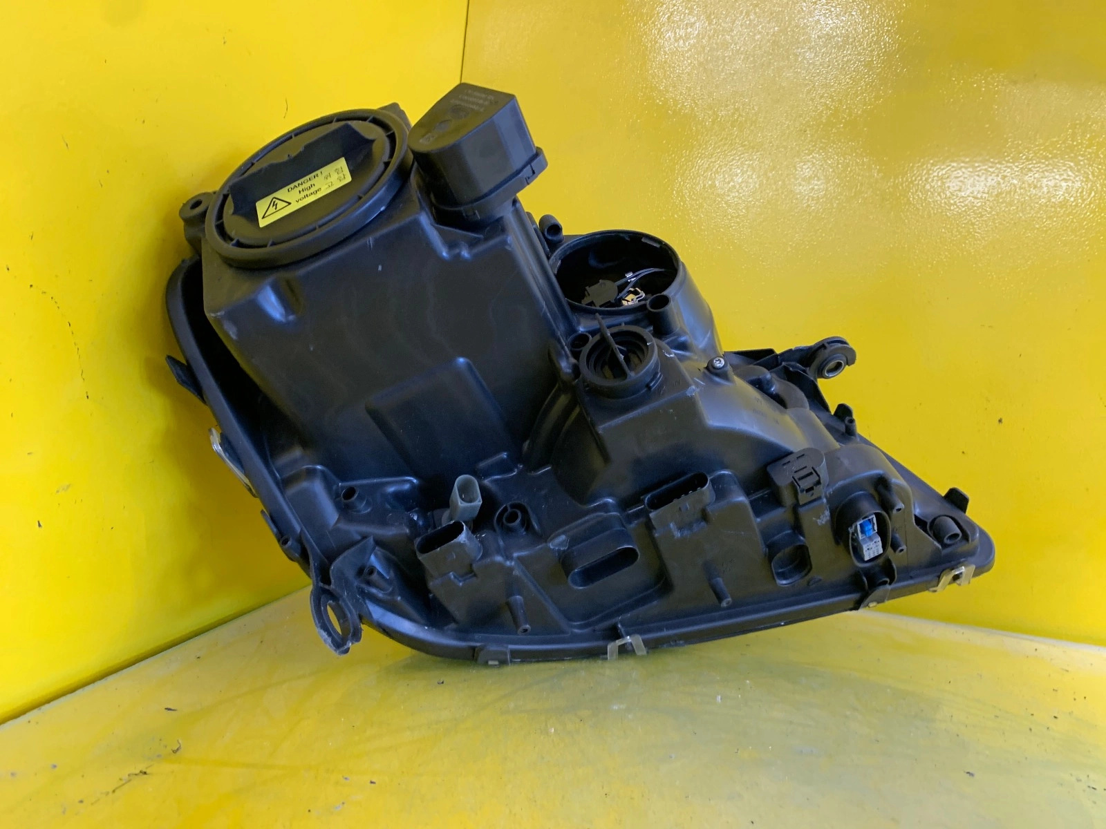 Far stânga Bi-Xenon 2005-2008 OEM 19781 - Image 4