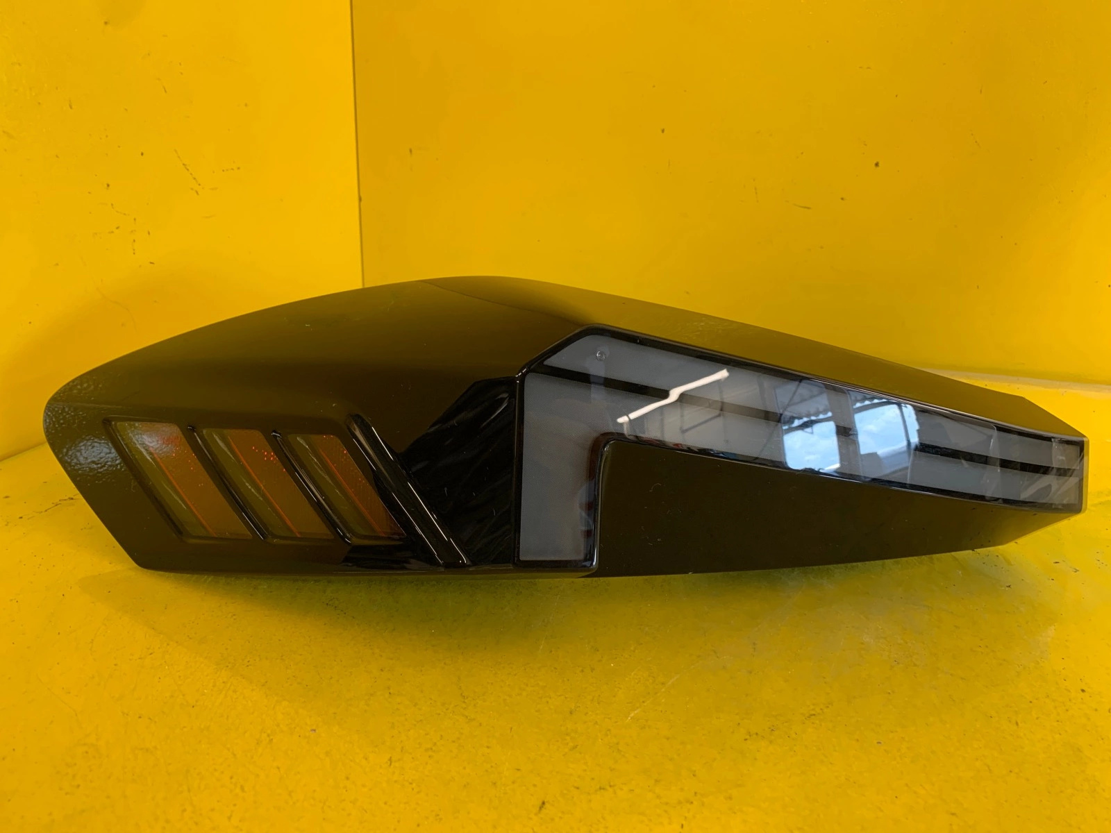 Lampă spate stânga G09 OEM 9879755-09