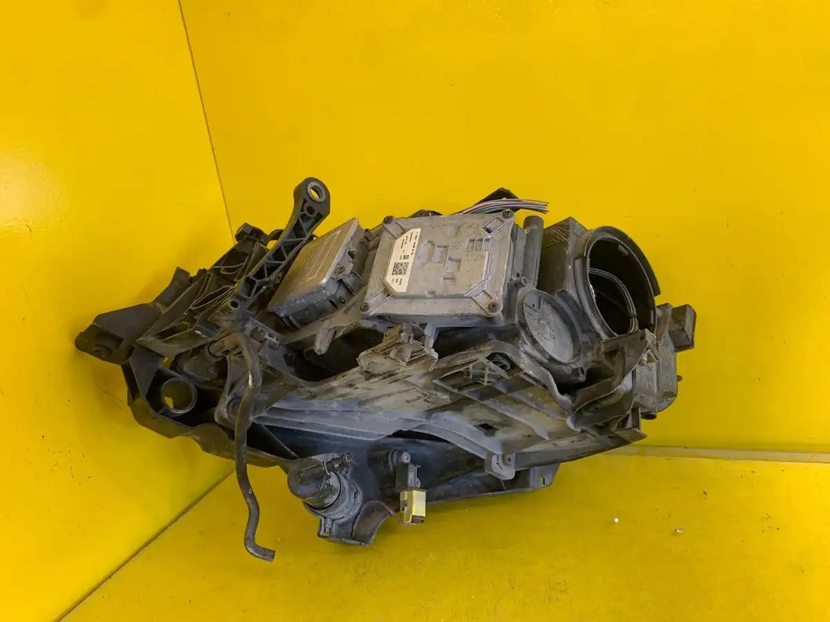 Far Dreapta Audi A4 B8 08 Bixenon