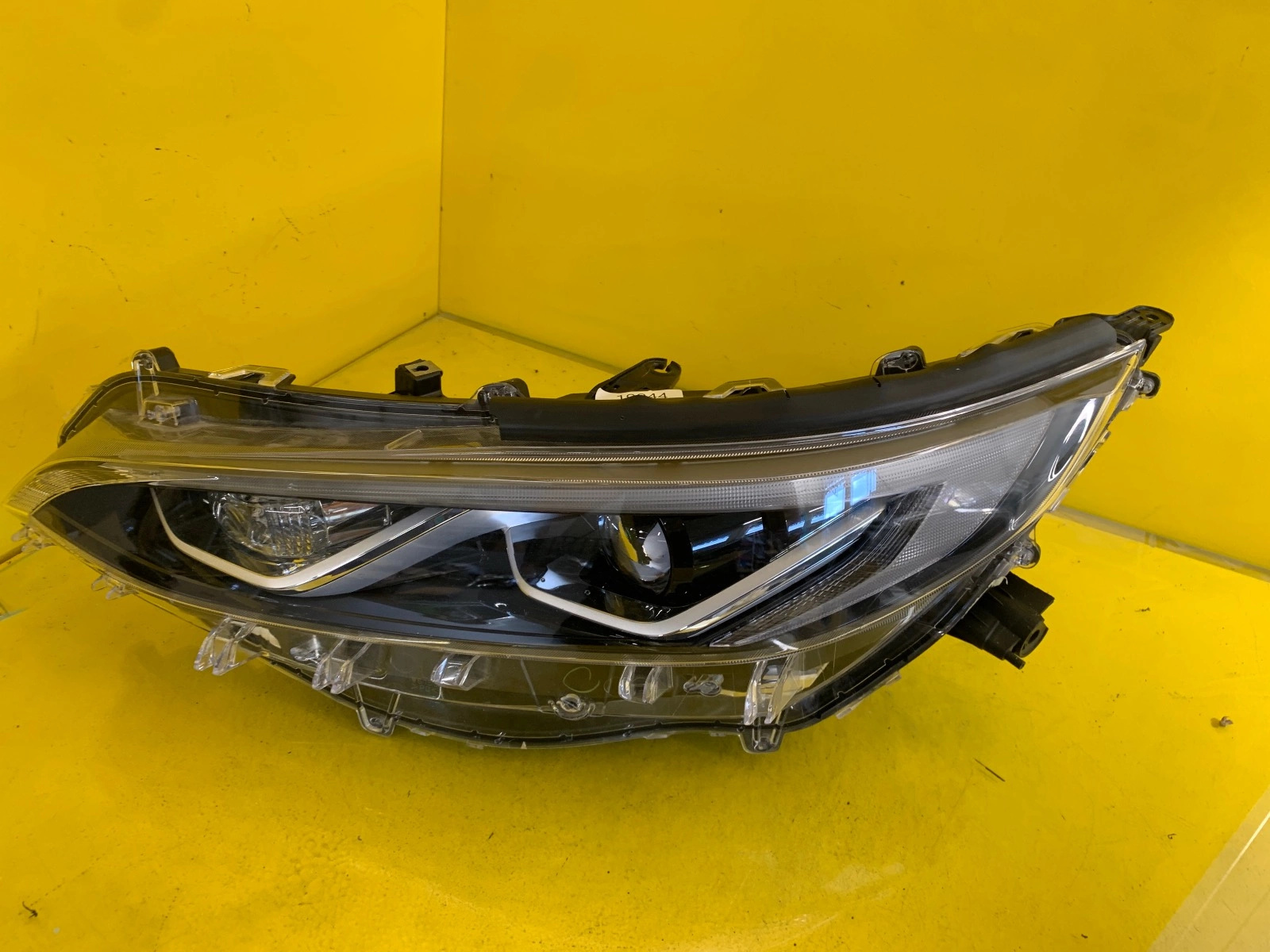 Far Full LED Suzuki ACROSS