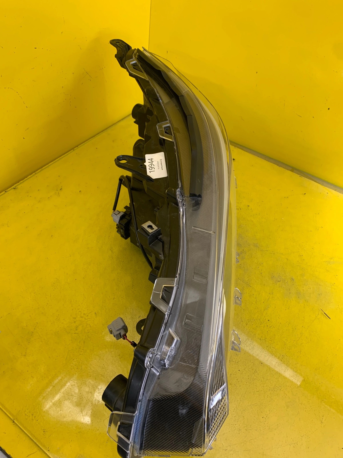 Far Full LED Suzuki ACROSS - Image 2