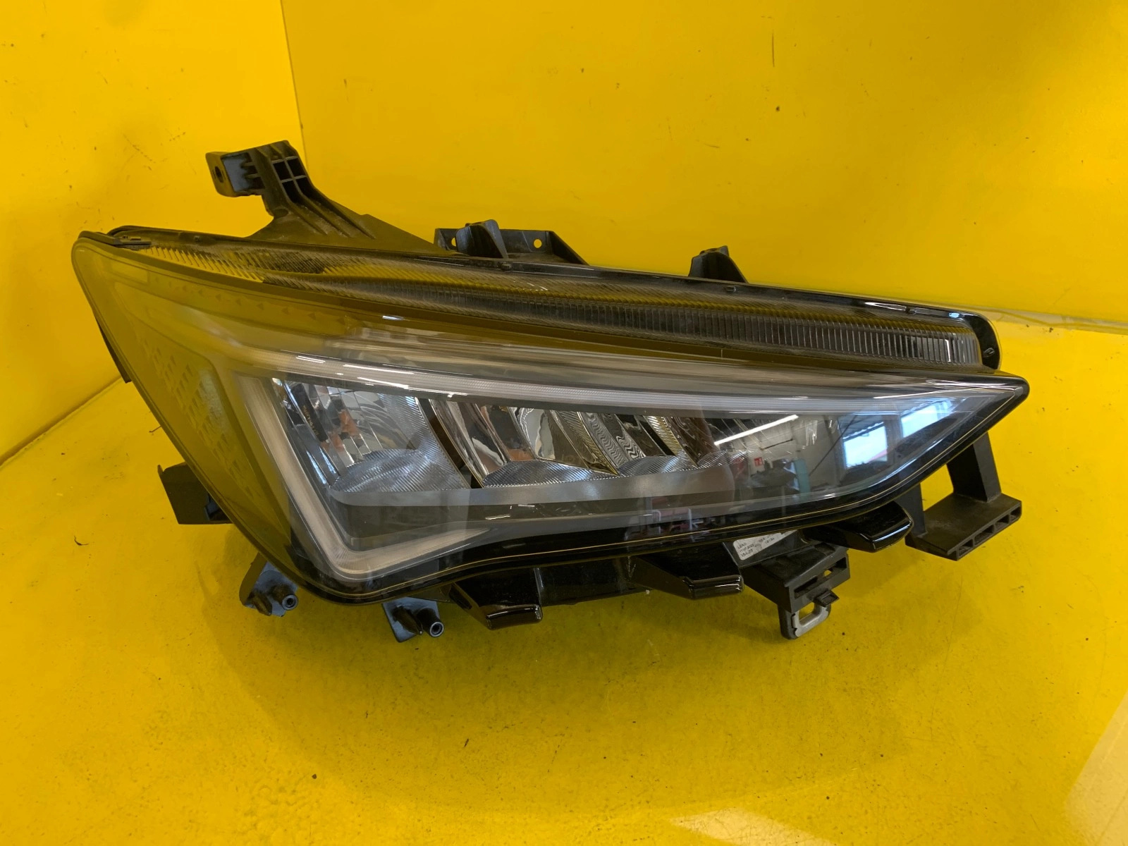 Far Dreapta Seat Przod Cupra Born 10Fj Full LED
