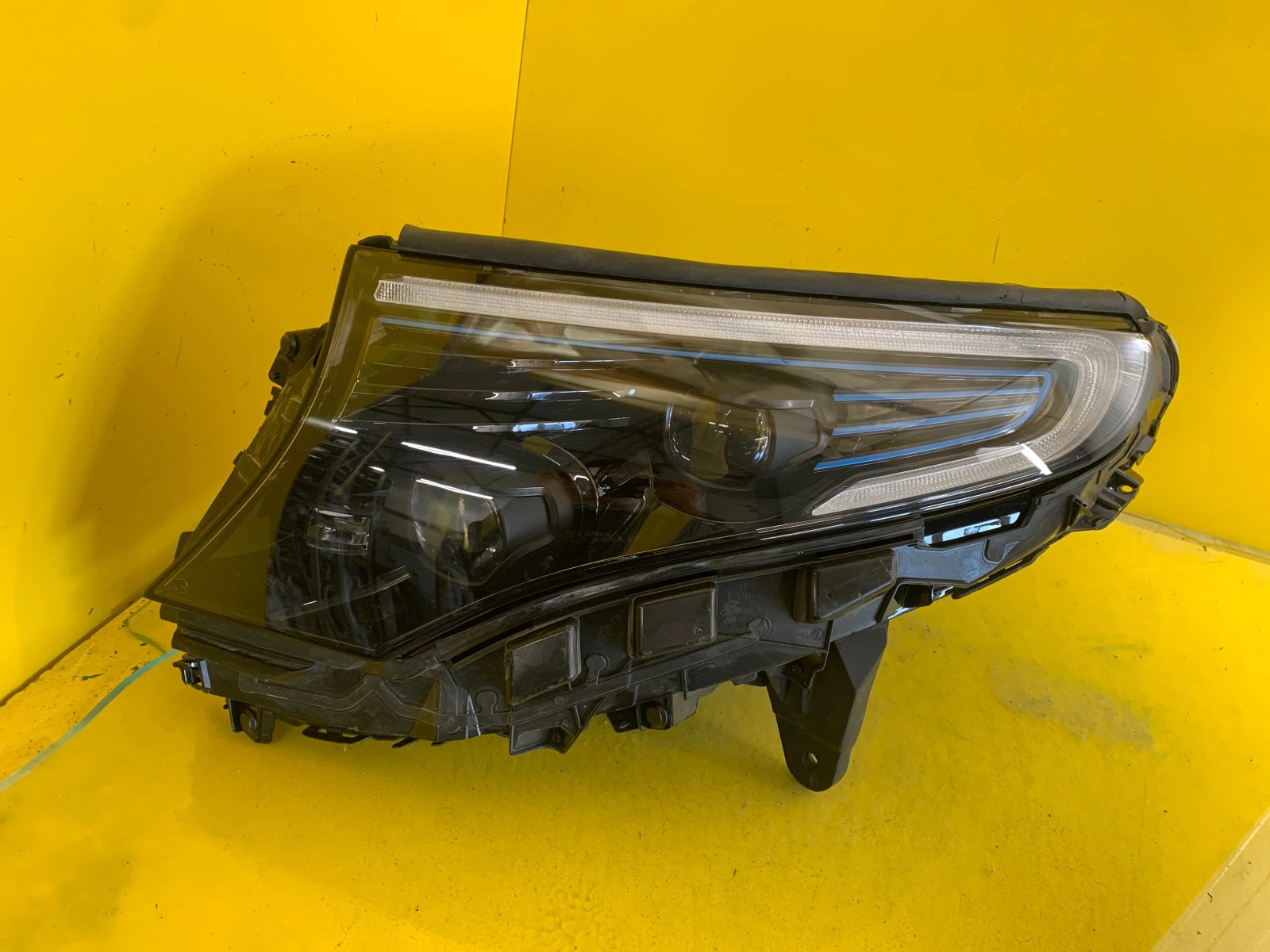 Far stânga Full LED OEM 20329