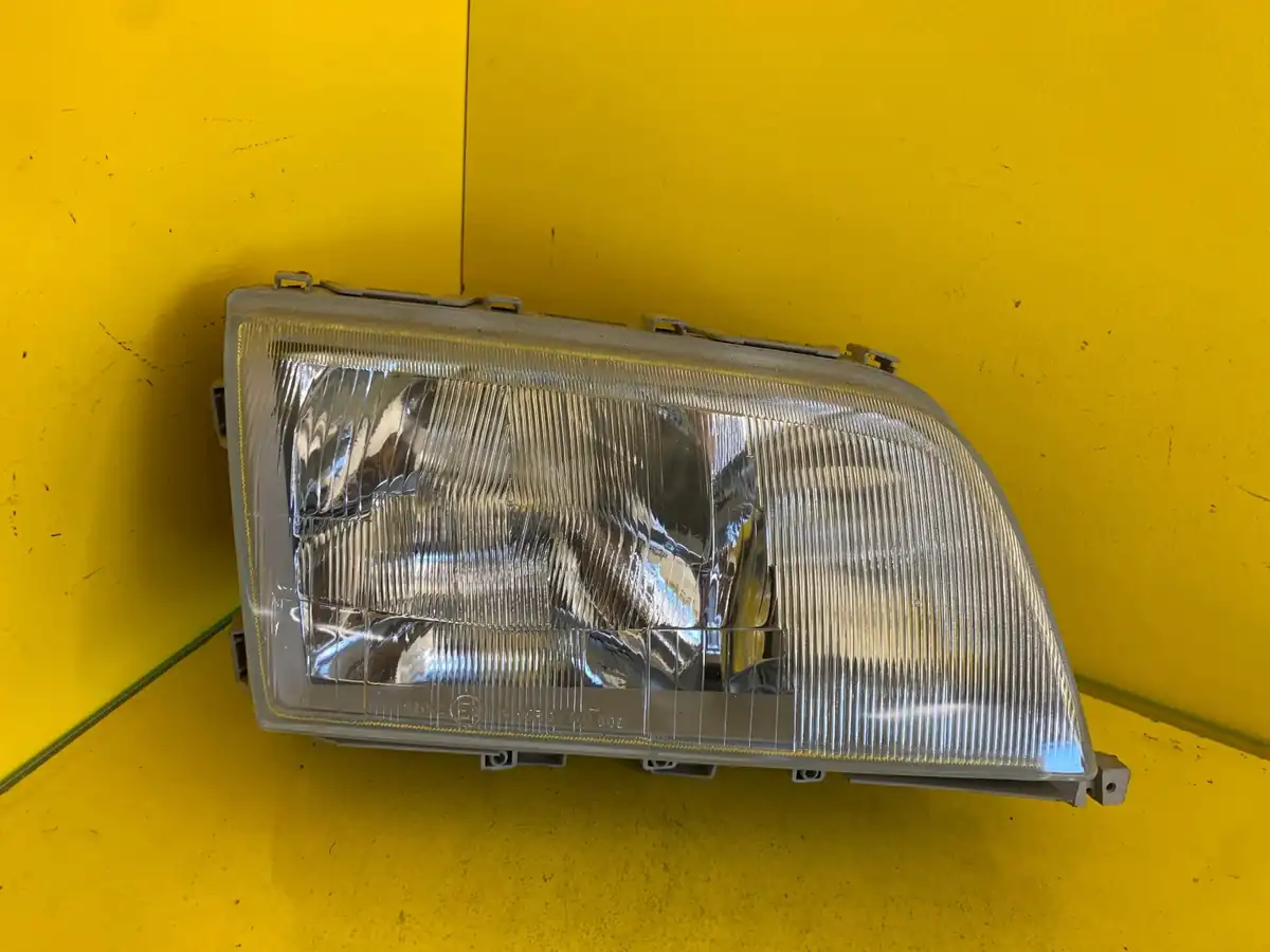 Far Dreapta Mercedes W202 Przod