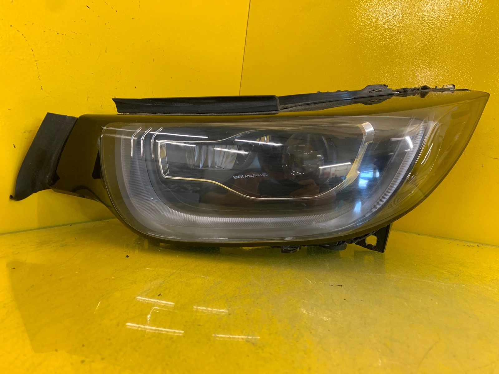 Far stânga Full LED Adaptive OEM 9853419-03