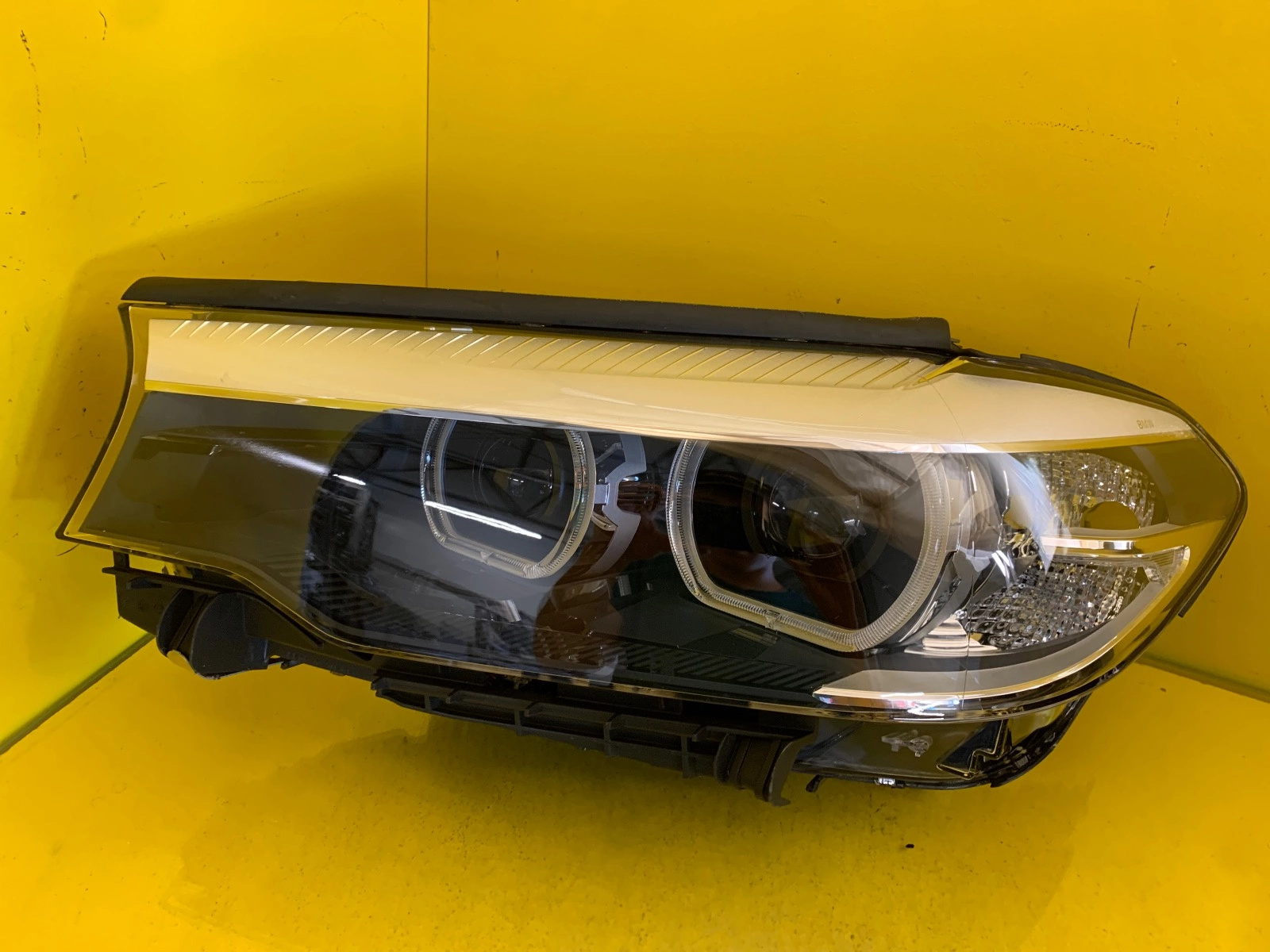 Far stânga Full LED BMW Seria 5 G30 OEM 7439199-01