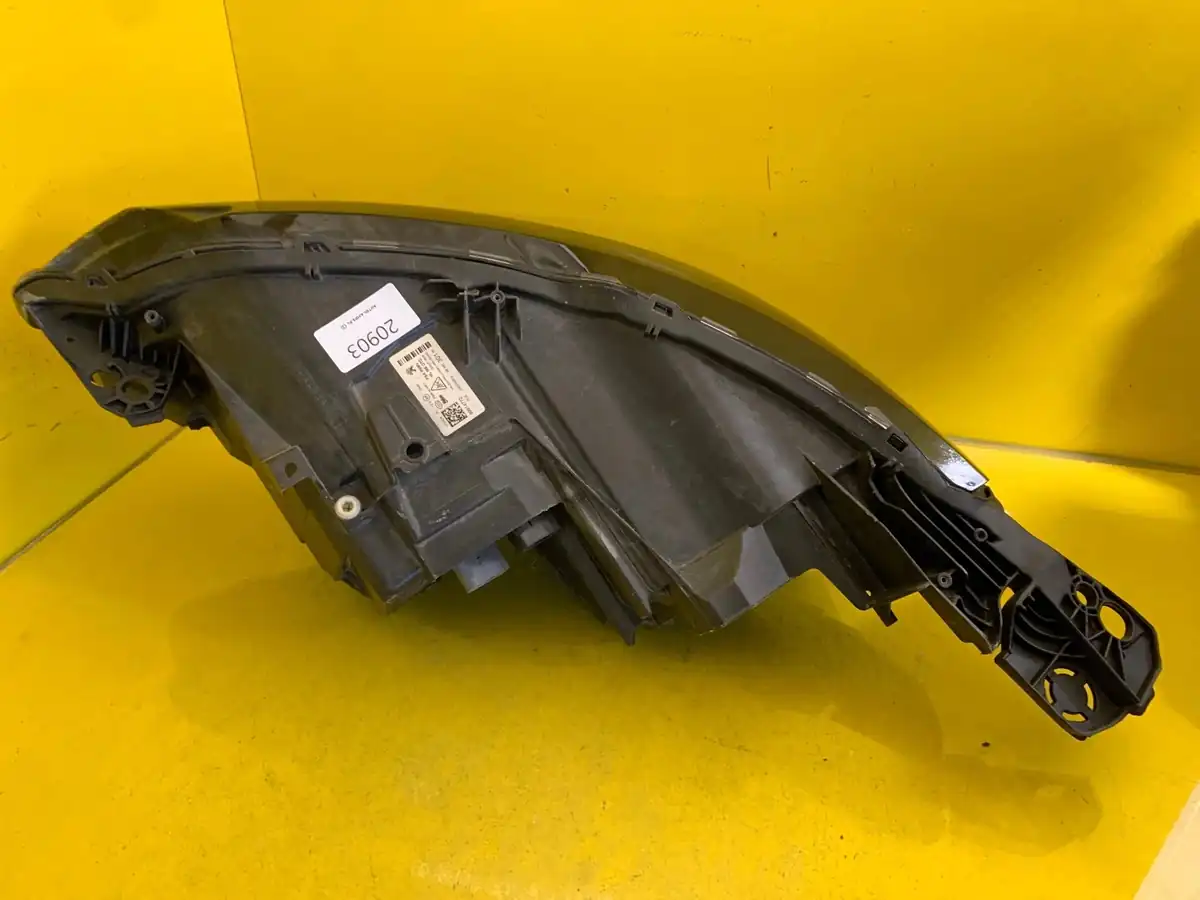 Far Dreapta Peugeot 3008 II Full LED