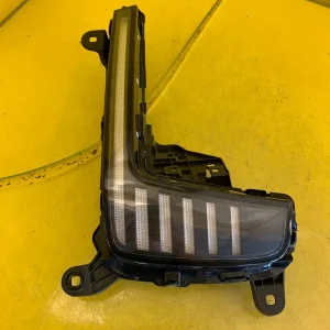 Far Audi Halogen Drl Prawy Q7 LED