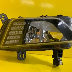 Far Dreapta Volkswagen Halogen Polo Vi 2G