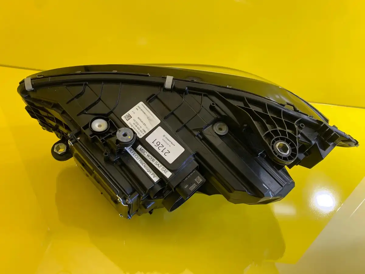 Far Dreapta Mercedes W206 Digital LED