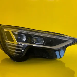 Far Dreapta Audi E-TRON 4KE