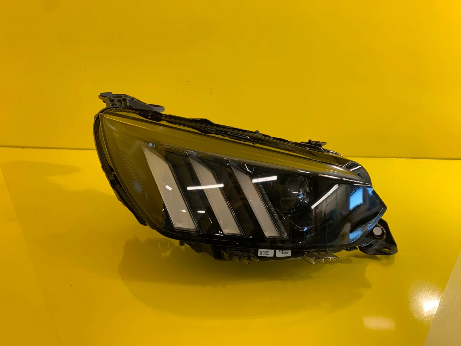 Far Dreapta Peugeot 208 II Full LED