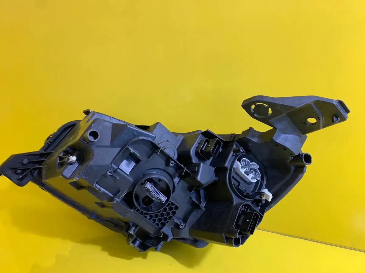 Far Dreapta Peugeot 208 II Full LED