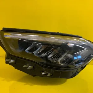 Far Stanga Mercedes W247 Performance
