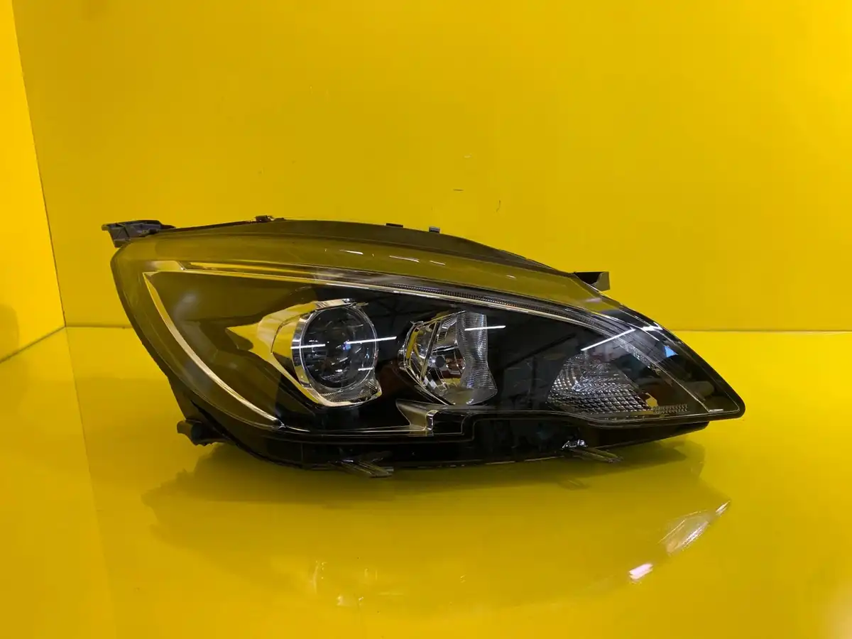 Far Dreapta Peugeot 308 II T9 Lift LED