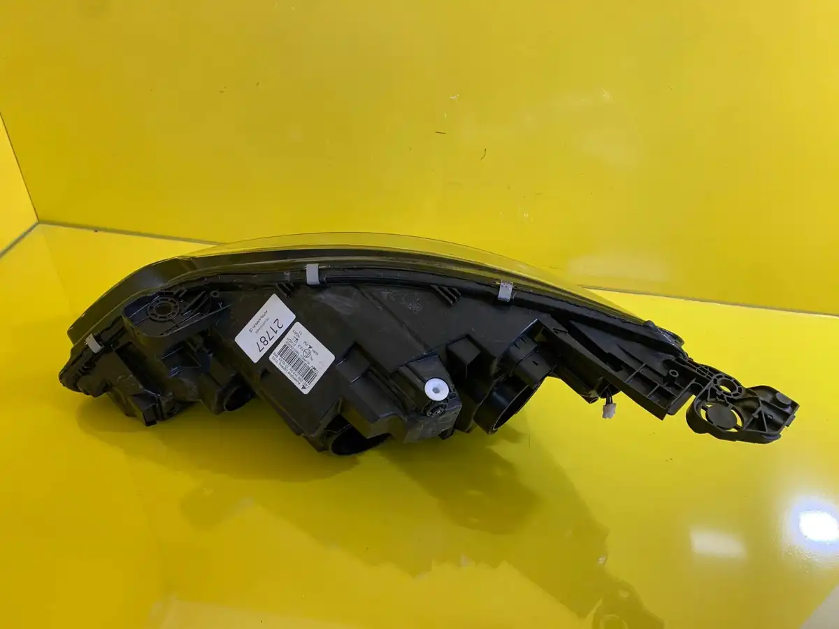 Far Dreapta Peugeot 308 II T9 Lift LED