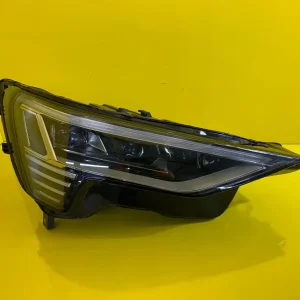 Far Dreapta Audi Q4 E-Tron Full LED