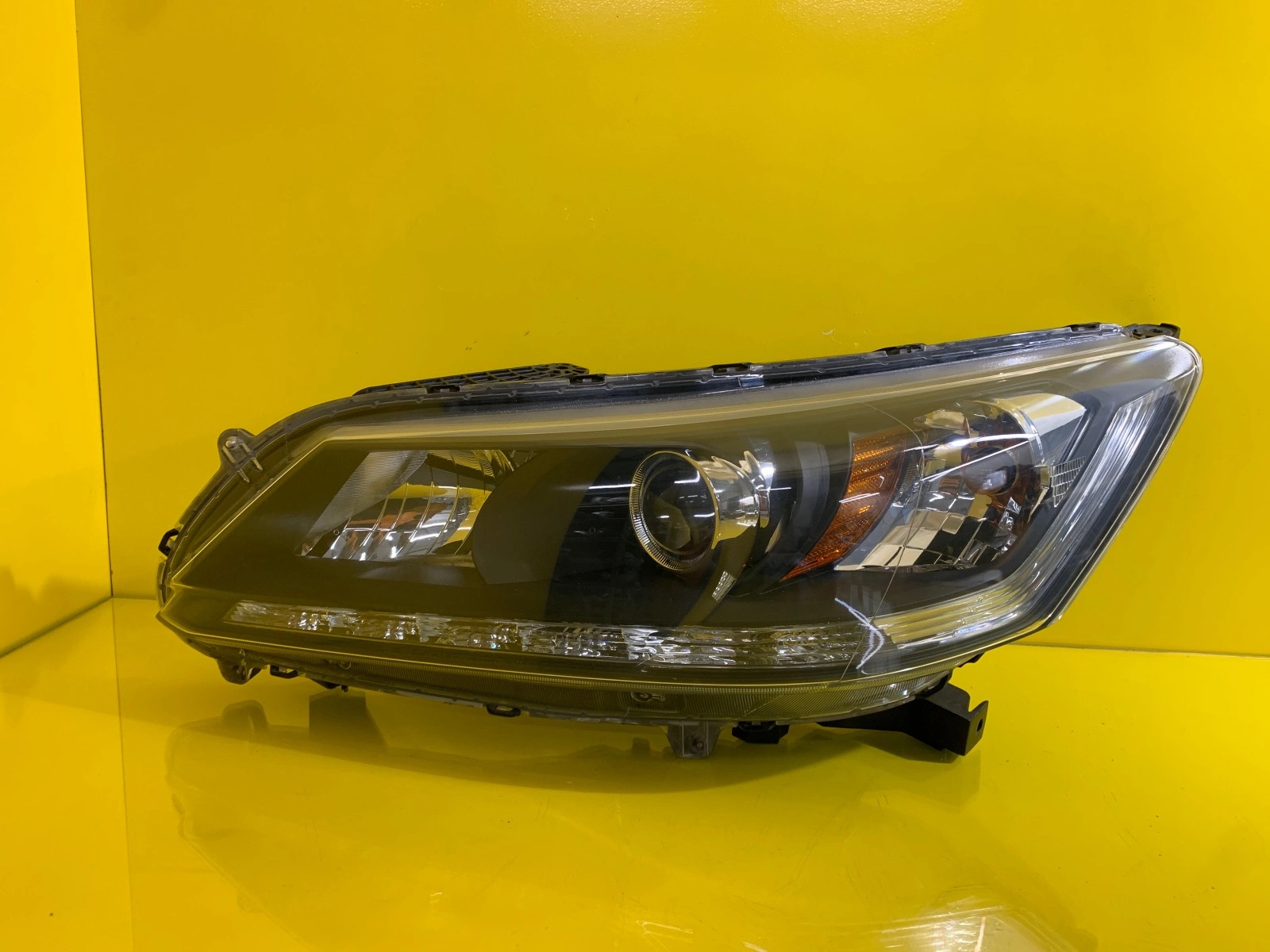 Far Stanga Honda Accord LED