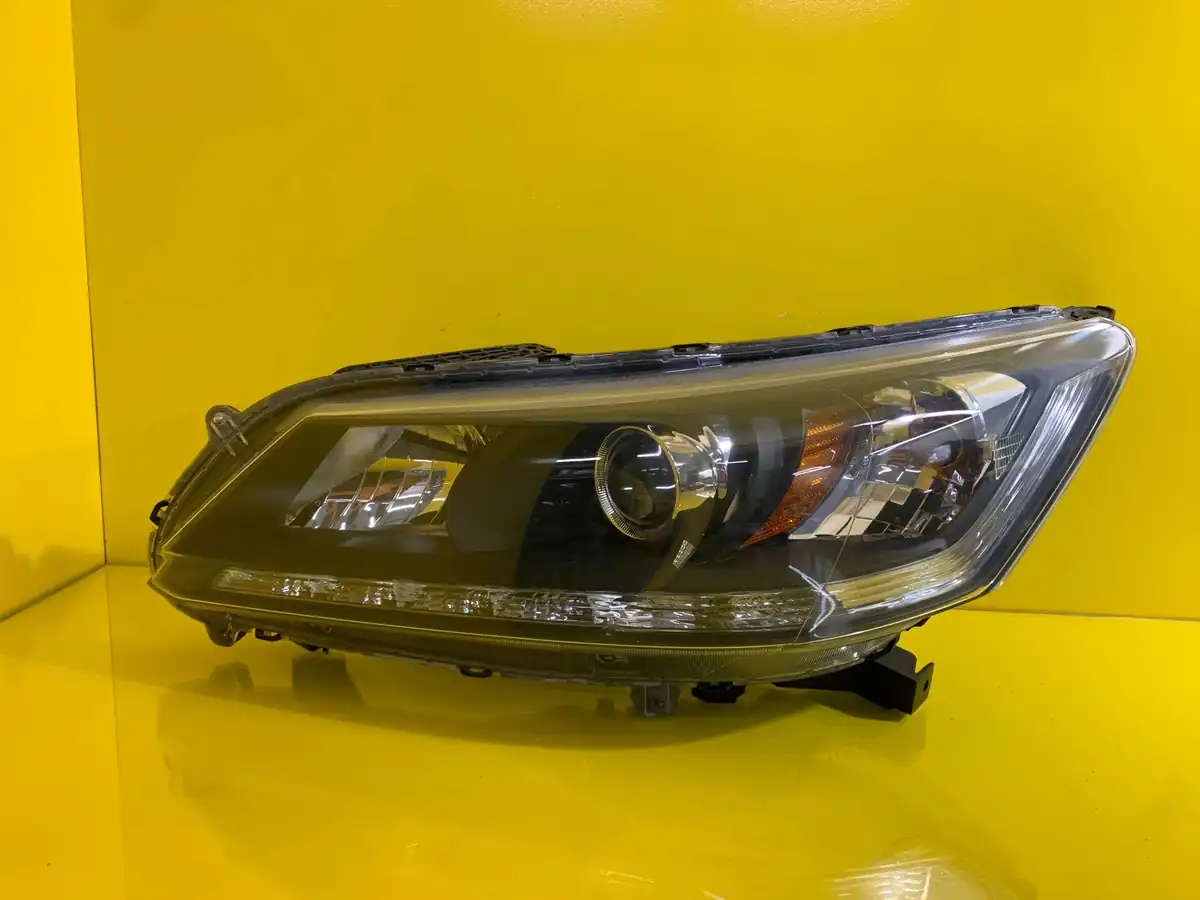 Far Stanga Honda Accord LED
