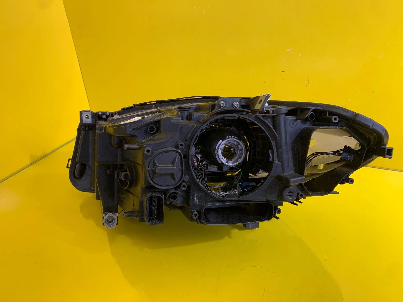 Far dreapta Xenon BMW Seria 5 F10 OEM 7271912-06 - Image 4