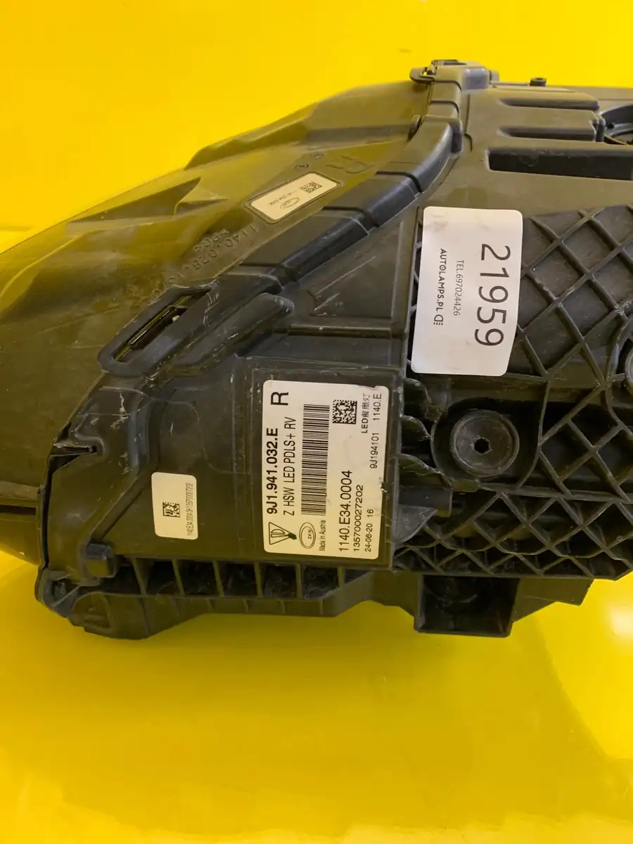 Far Dreapta Porsche Taycan Matrix Full LED
