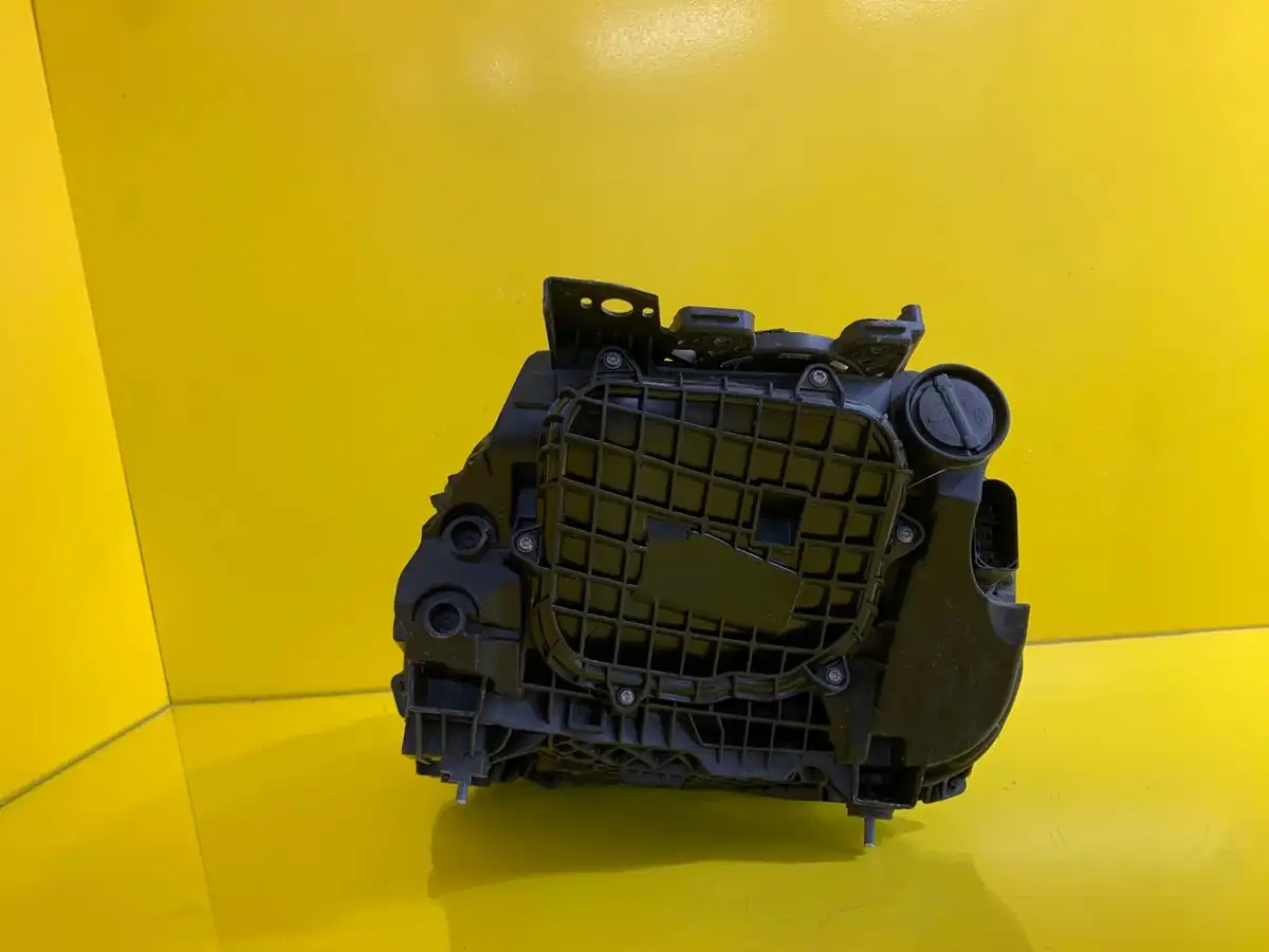 Far Dreapta Porsche Taycan Matrix Full LED