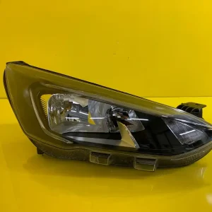 Far Dreapta Ford Focus MK4 LED